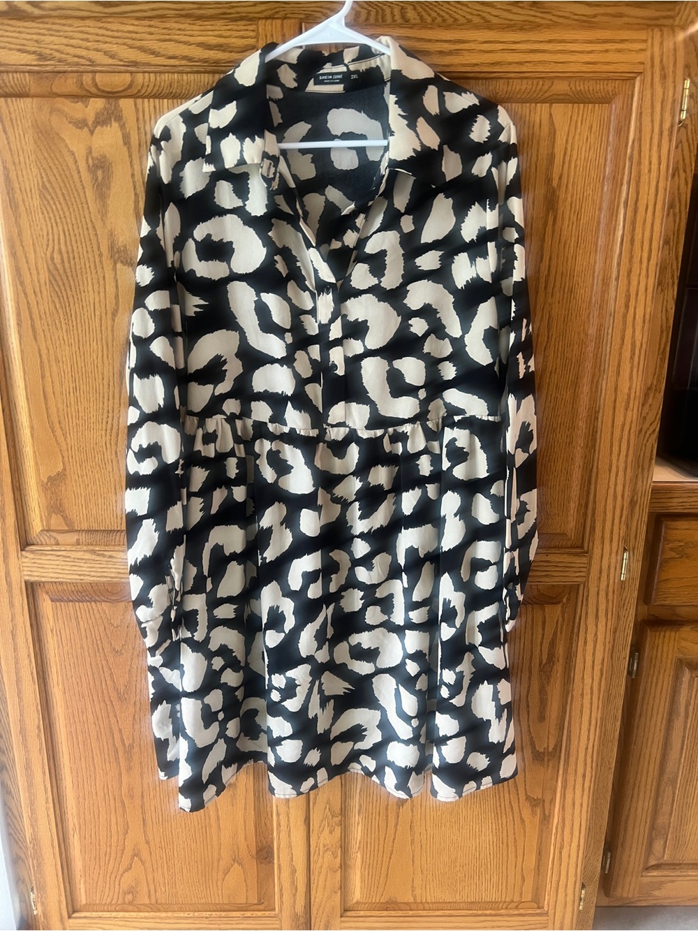 SHEIN Black and White Animal Print Long Sleeve Dress